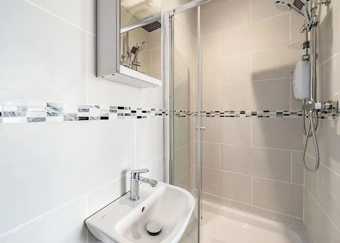 Sea View Apartment Two - Uk36847